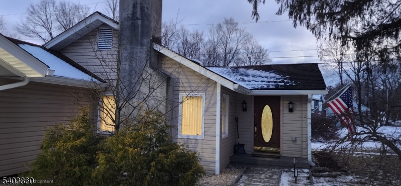 36 Wawayanda Road Vernon, NJ 07422 - Photo 2 of 34 a front view of a house with garden
