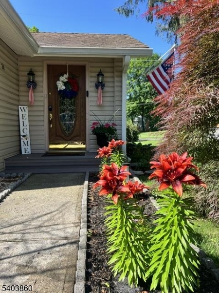 36 Wawayanda Road Vernon, NJ 07422 - Photo 3 of 34 a front view of a house with a yard