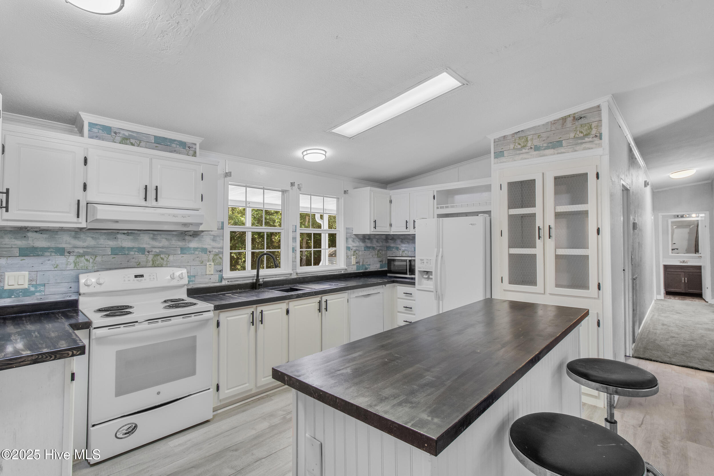 180 Quails Cove Hampstead, NC 28443 - Photo 17 of 62 16_kitchen