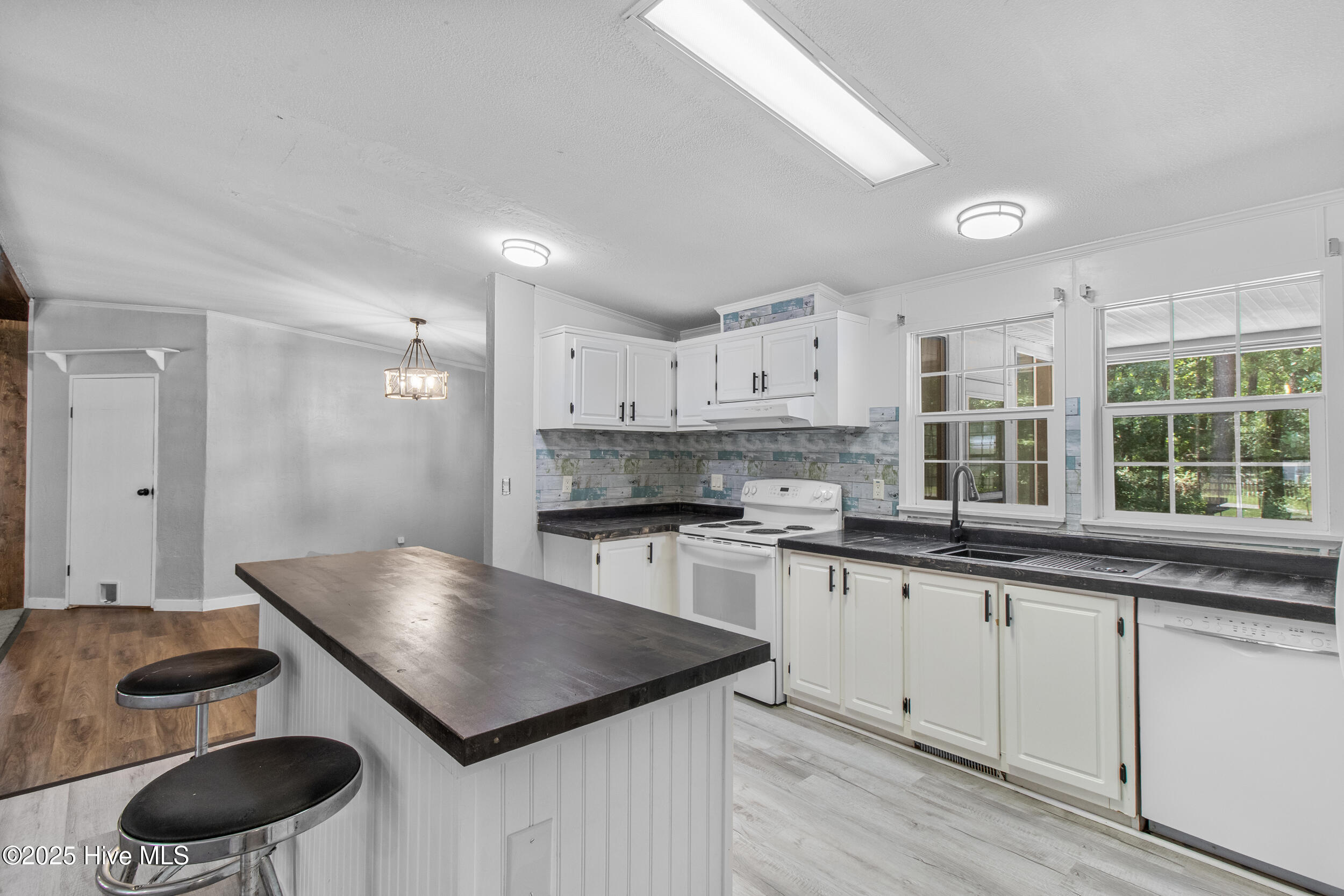 180 Quails Cove Hampstead, NC 28443 - Photo 19 of 62 18_kitchen