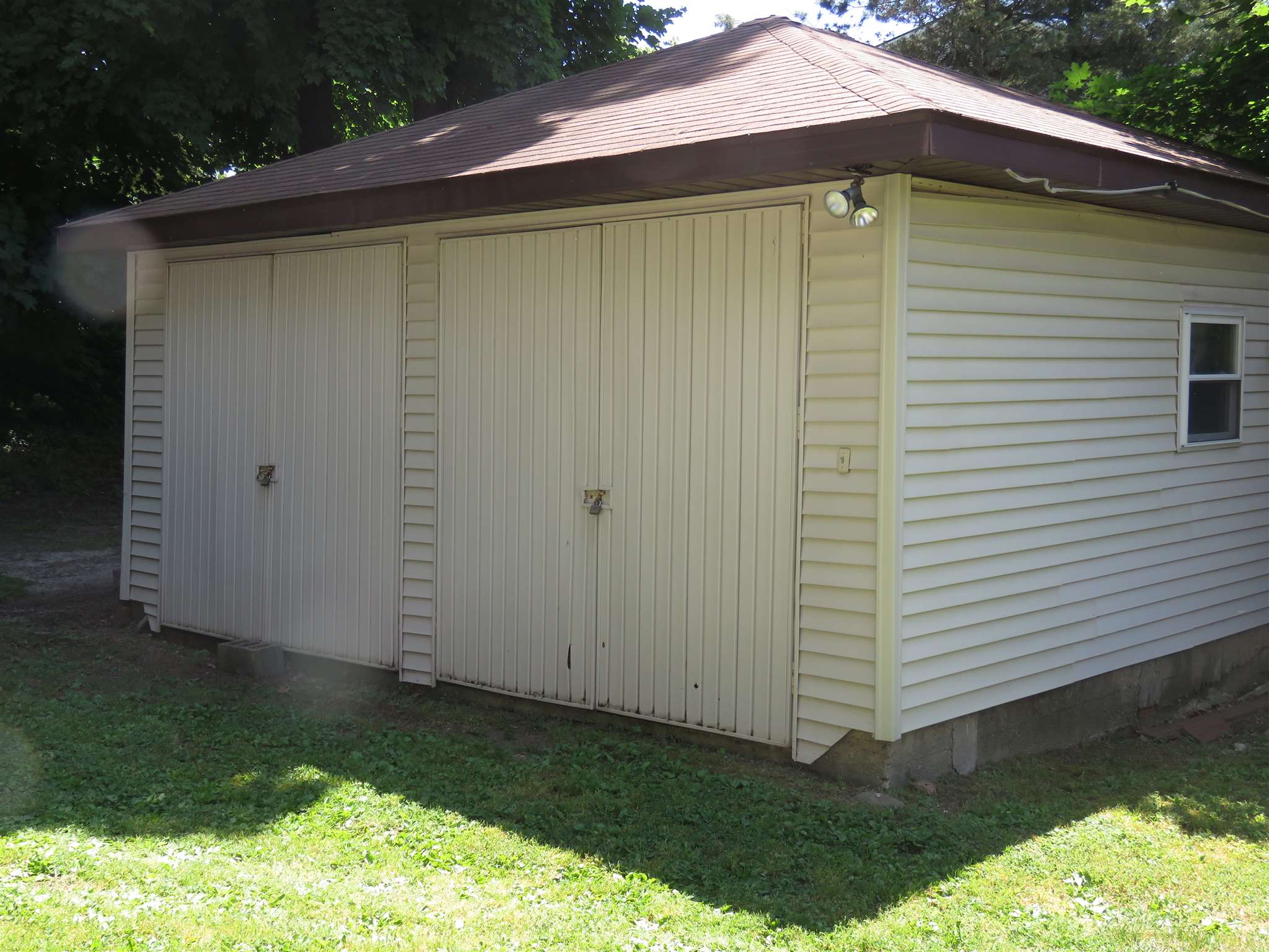 560 Spring Beach Road Rome City, IN 46784 - Photo 3 of 25