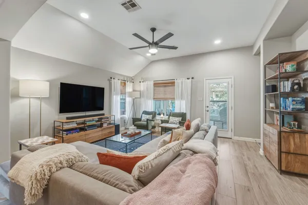 $3,200 | 10204 Wind Cave Trail, Austin, TX 78747
