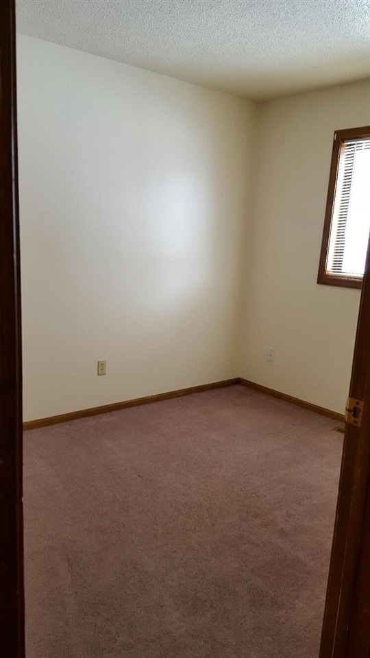 1332 Ridge Road Mount Pleasant, MI 48858 - Photo 7 of 30 1906055-6.JPG