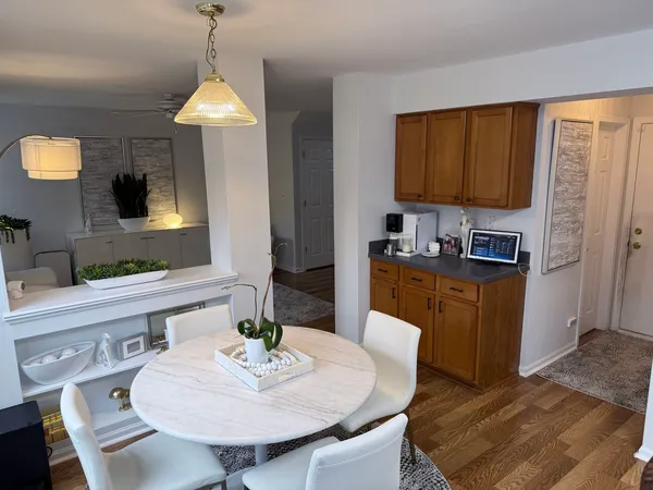 $2,300 | 2727 Borkshire Lane, Aurora, IL 60502