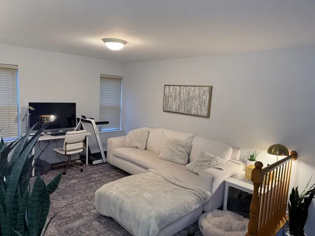 $2,500 | 2727 Borkshire Lane, Aurora, IL 60502