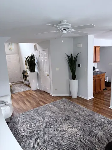 $2,500 | 2727 Borkshire Lane, Aurora, IL 60502