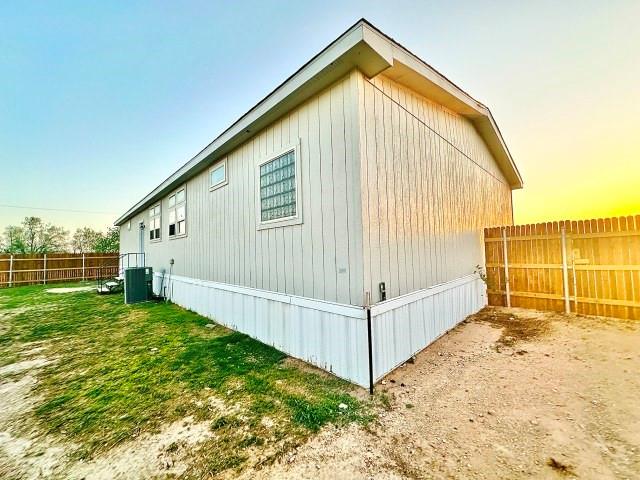 402 Kilborn Street Rankin, TX 79778 - Photo 2 of 20