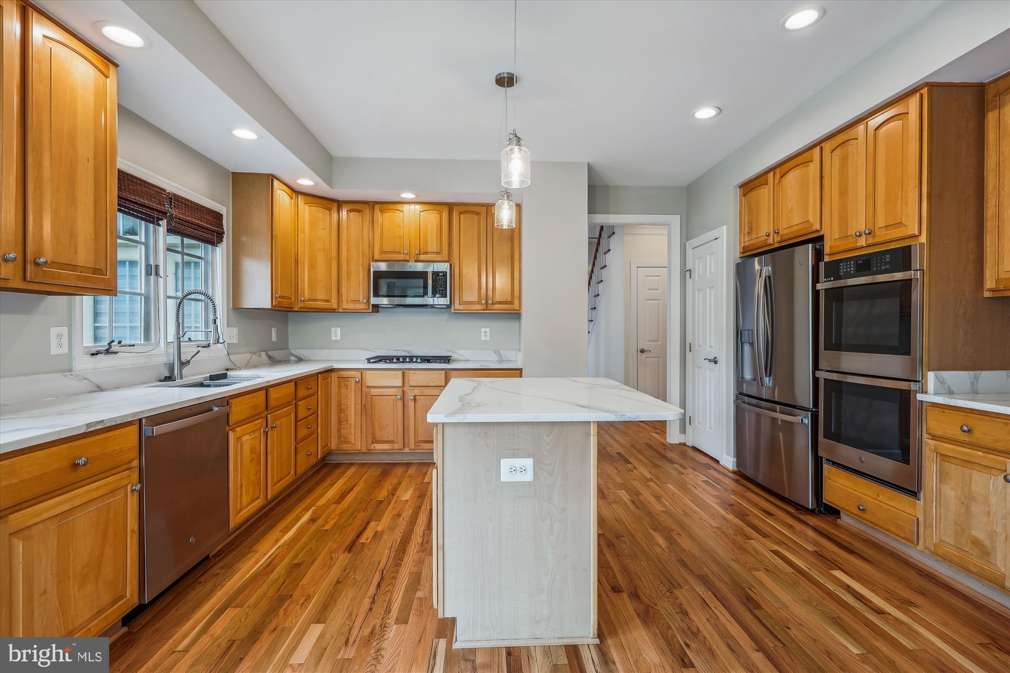 918 Brick Manor Circle Silver Spring, MD 20905 - Photo 14 of 64 Spacious kitchen with a ton of counter space