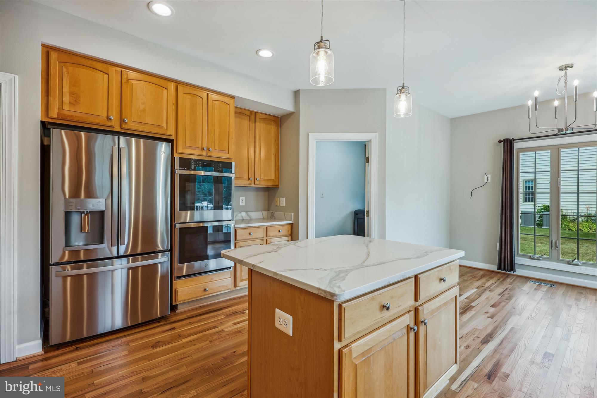 918 Brick Manor Circle Silver Spring, MD 20905 - Photo 17 of 64 Imagine holidays in this kitchen!