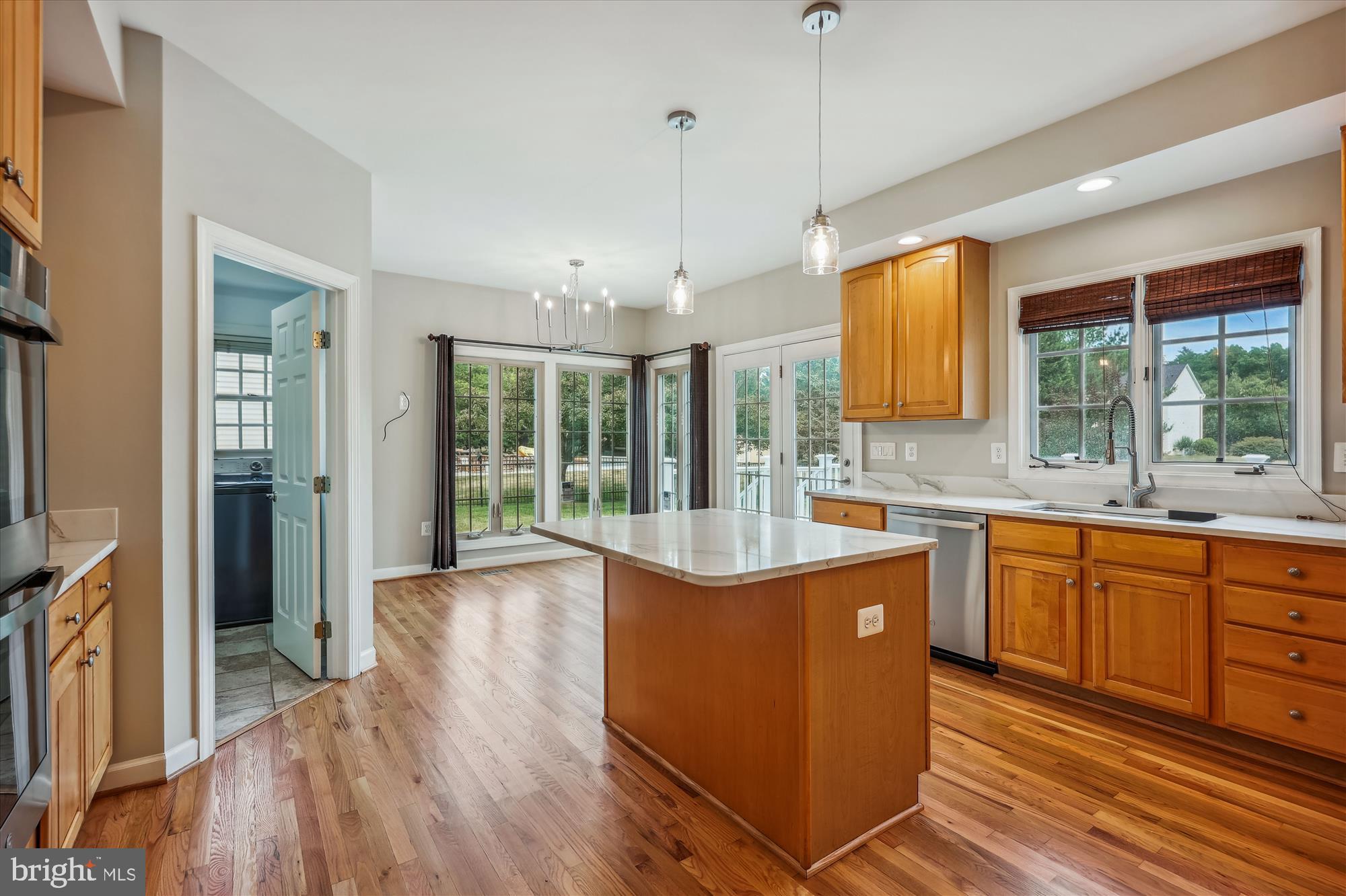 918 Brick Manor Circle Silver Spring, MD 20905 - Photo 18 of 64 Spacious breakfast area off kitchen