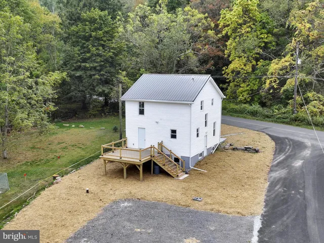 $214,999 | 111 Hillside Drive, Barnesville, PA 18214