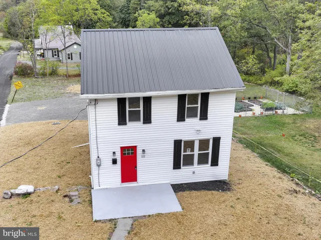 $214,999 | 111 Hillside Drive, Barnesville, PA 18214