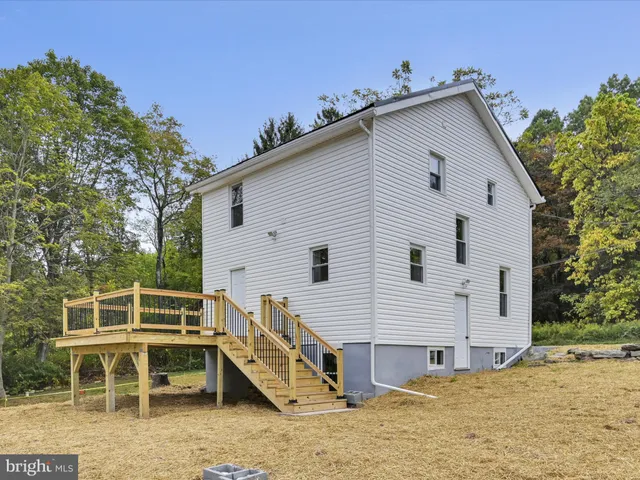 $214,999 | 111 Hillside Drive, Barnesville, PA 18214