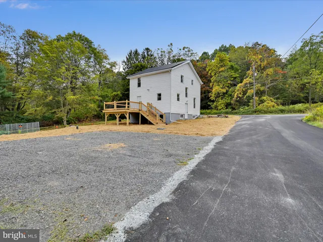 $214,999 | 111 Hillside Drive, Barnesville, PA 18214