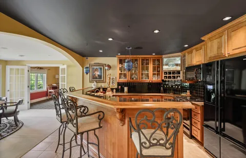 $1,200,000 | 1835 Hickory Hill, Geneva, WI 53147