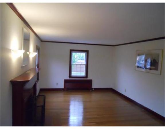 366 Brook Road Milton, MA 02186 - Photo 8 of 30 Gallery Image 8