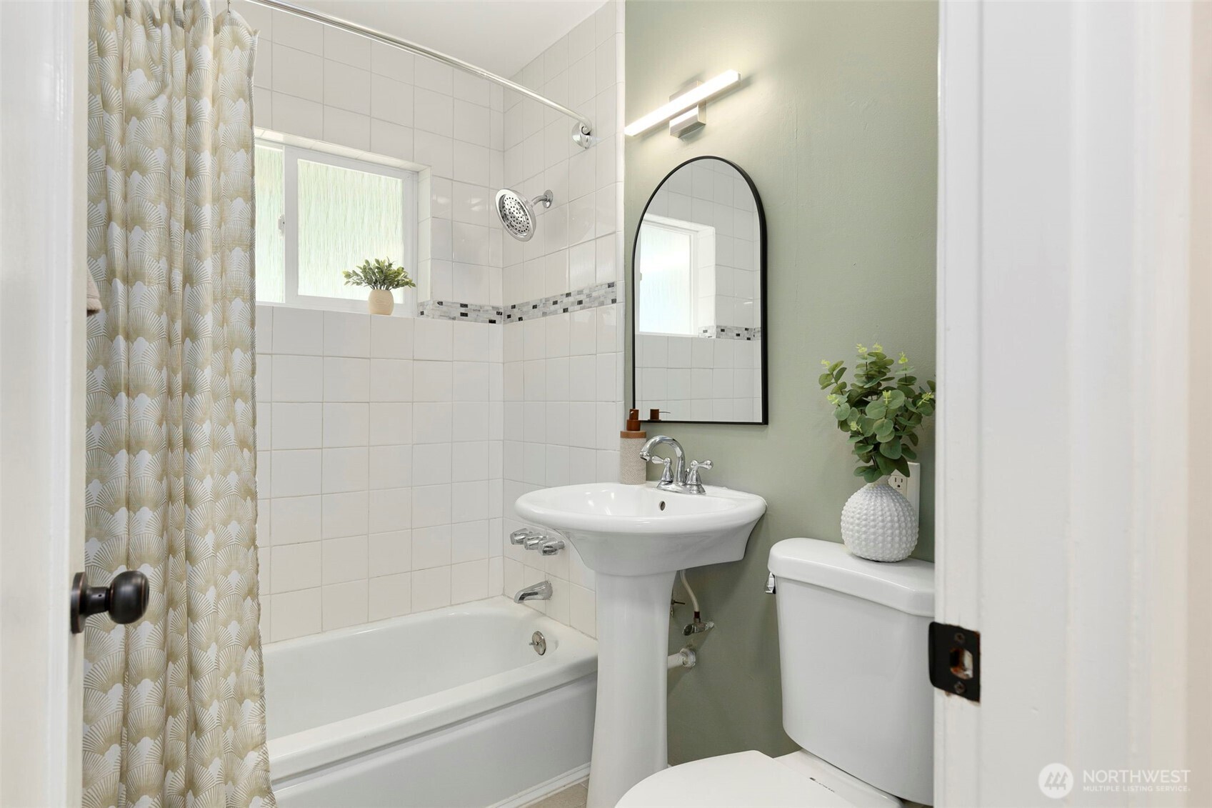 2116 Rocky Point Road Northwest Bremerton, WA 98312 - Photo 18 of 30 Gallery Image 18