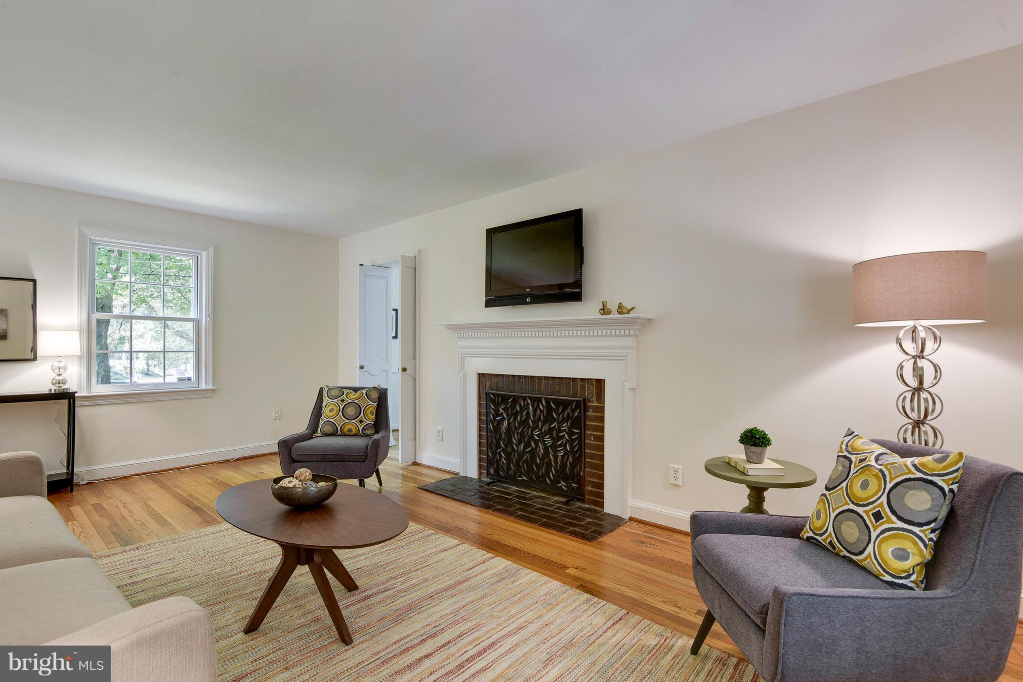 10117 Big Rock Road Silver Spring, MD 20901 - Photo 3 of 30 Living Room