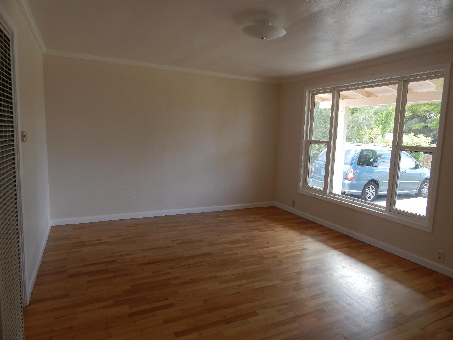 278 Manfre Road Watsonville, CA 95076 - Photo 6 of 27 Gallery Image 6