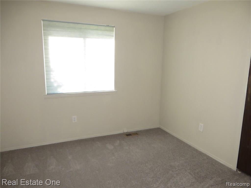 1629 Dancer Drive Rochester, MI 48307 - Photo 23 of 30 Bedroom 2