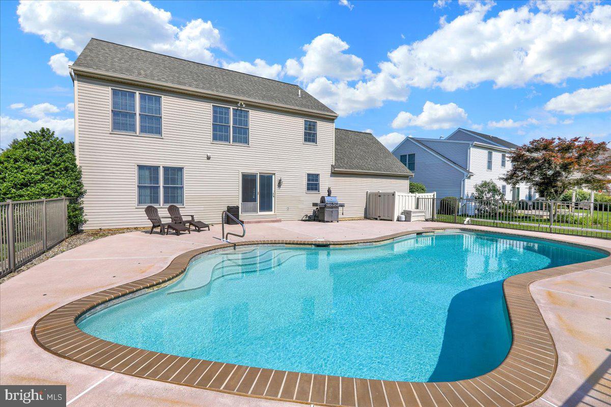 32 Duffield Drive Lititz, PA 17543 - Photo 3 of 55 Sparkling In-Ground Pool!