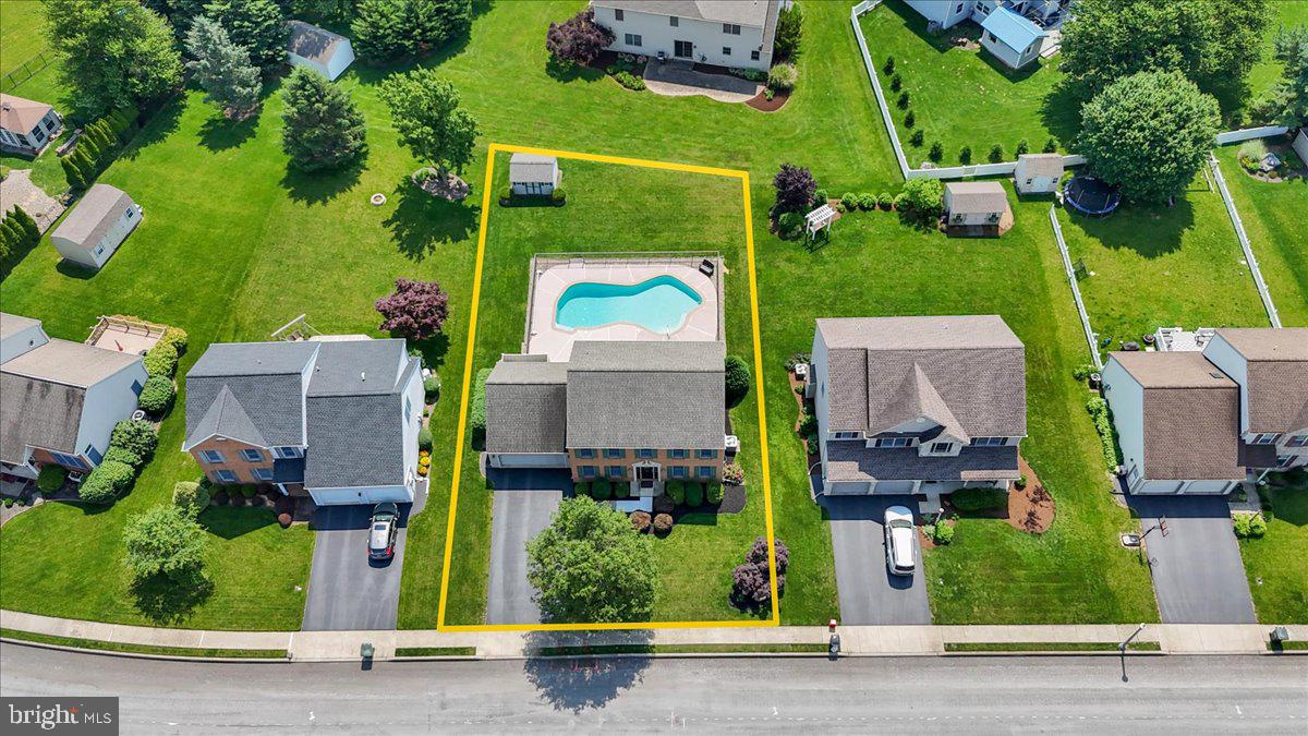 32 Duffield Drive Lititz, PA 17543 - Photo 43 of 55 Approximate Lot Lines - For Estimation Only
