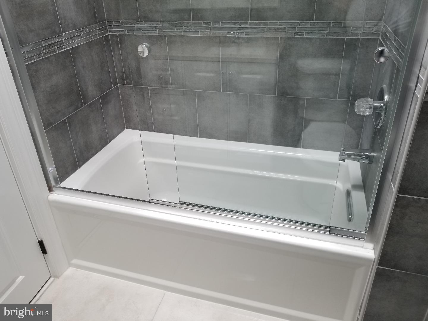 7311 Sommers Road Philadelphia, PA 19138 - Photo 22 of 25 Bathroom