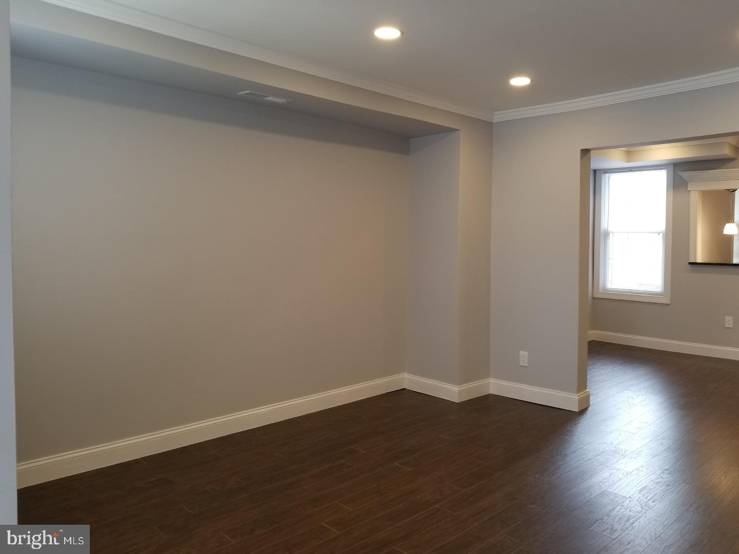 7311 Sommers Road Philadelphia, PA 19138 - Photo 5 of 25 Living Room