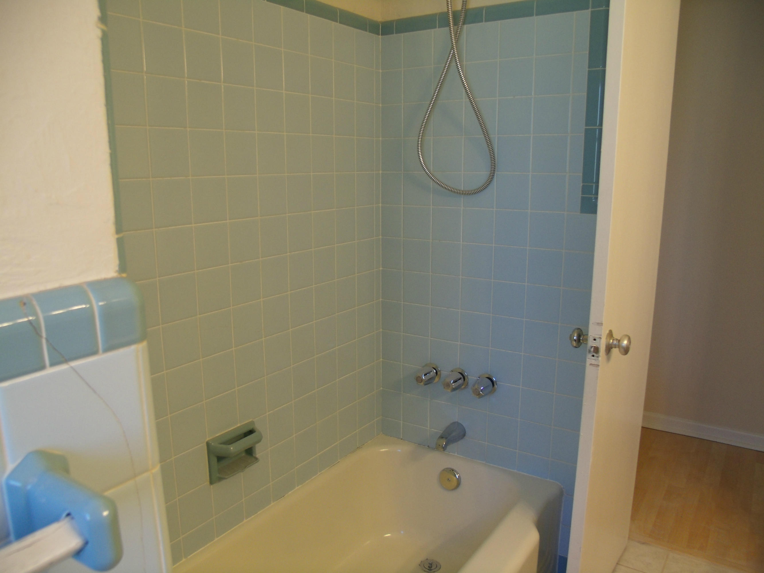 1909 Mayflower Road Fort Pierce, FL 34950 - Photo 10 of 43 Guest Bathroom
