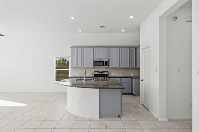 $2,300 | 1810 Winston Store Loop, Richmond, TX 77469