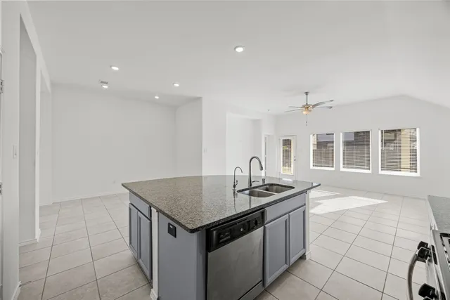 $2,300 | 1810 Winston Store Loop, Richmond, TX 77469