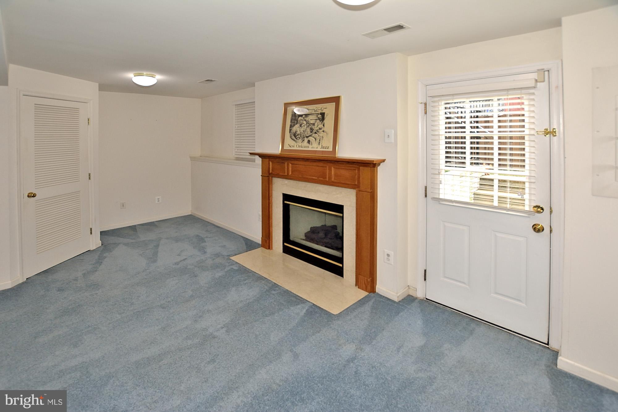 6354 Racetec Place Springfield, VA 22150 - Photo 19 of 23 Family Room