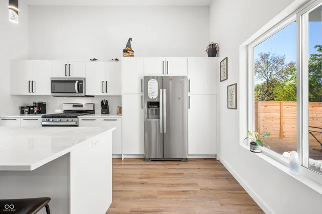 $2,350 | 318 North Tacoma Avenue, Indianapolis, IN 46201