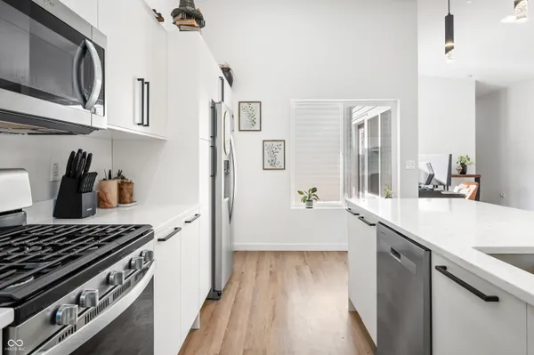 $2,350 | 318 North Tacoma Avenue, Indianapolis, IN 46201