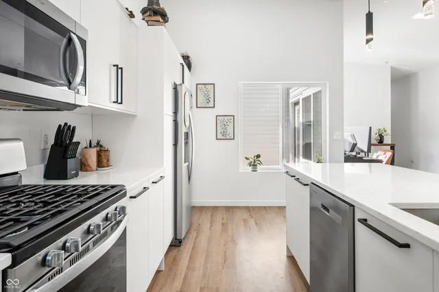 $2,350 | 318 North Tacoma Avenue, Indianapolis, IN 46201