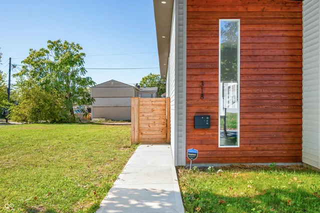 $2,350 | 318 North Tacoma Avenue, Indianapolis, IN 46201