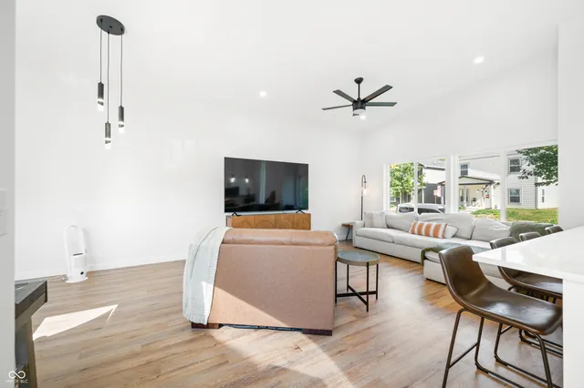 $2,350 | 318 North Tacoma Avenue, Indianapolis, IN 46201