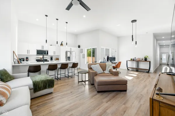 $2,350 | 318 North Tacoma Avenue, Indianapolis, IN 46201