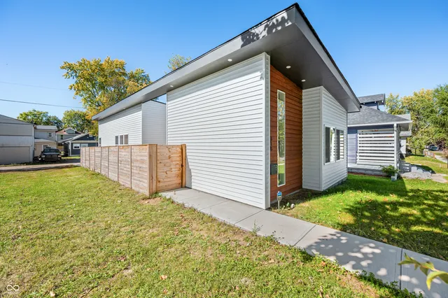 $2,350 | 318 North Tacoma Avenue, Indianapolis, IN 46201