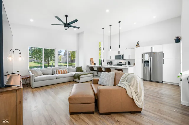 $2,350 | 318 North Tacoma Avenue, Indianapolis, IN 46201