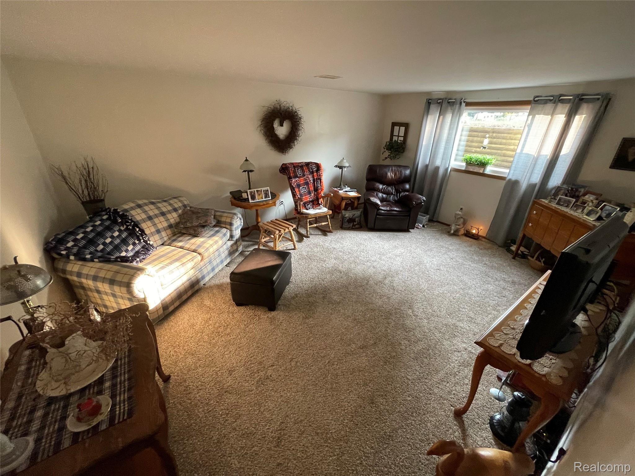 9154 West Frances Road Flushing, MI 48433 - Photo 26 of 39 IMG_4596.JPG