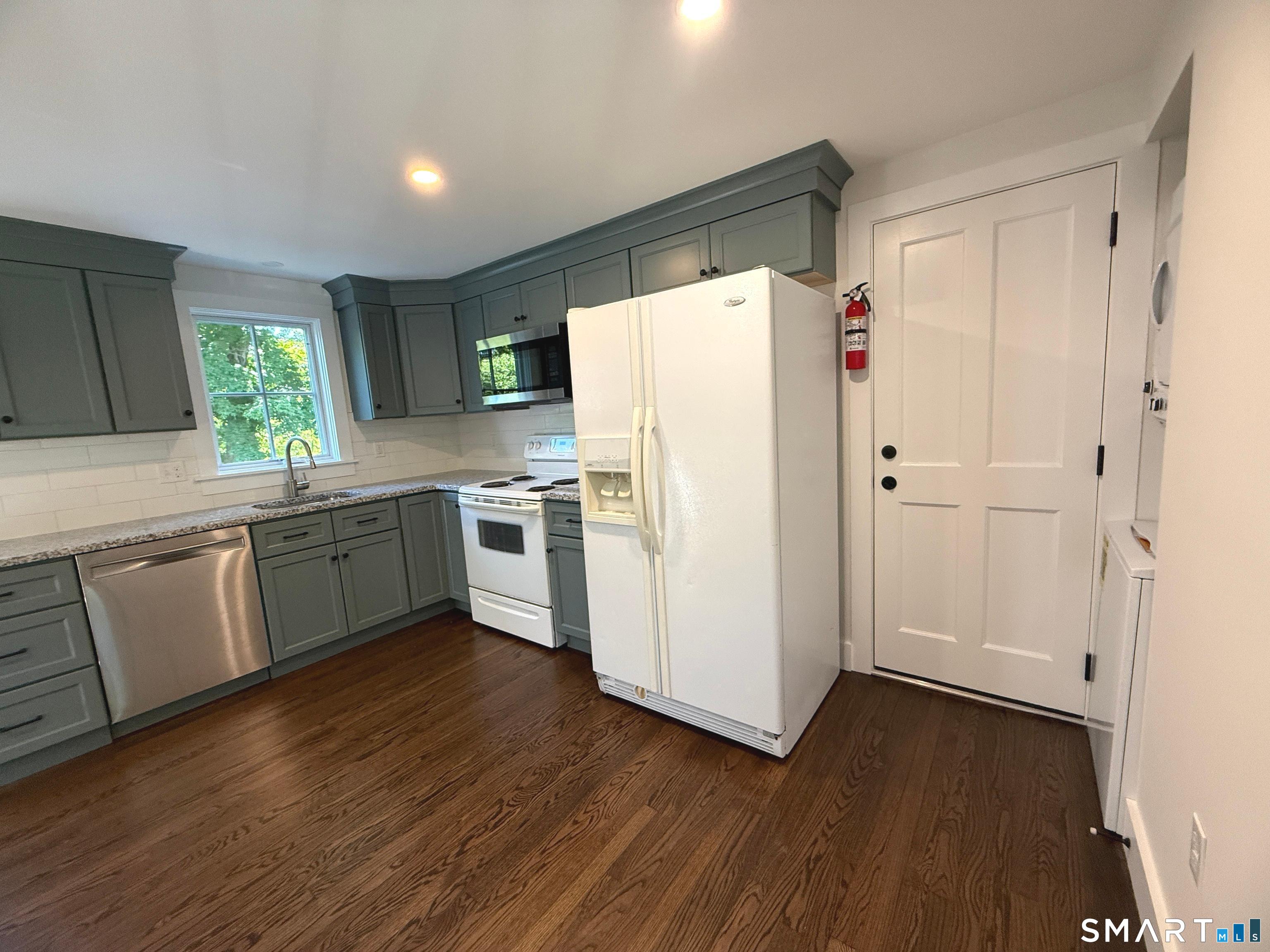 2569 Long Hill Road, Unit 2 Guilford, CT 06437 - Photo 6 of 26