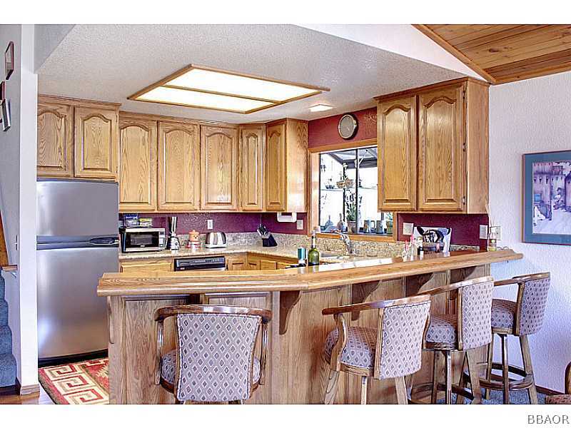 39750 Flicker Road Fawnskin, CA 92333 - Photo 11 of 25 Kitchen.