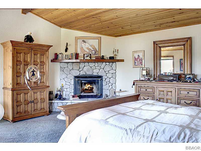 39750 Flicker Road Fawnskin, CA 92333 - Photo 16 of 25 Master Bedroom.