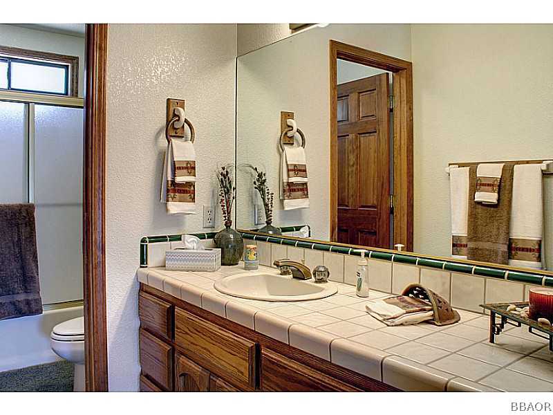 39750 Flicker Road Fawnskin, CA 92333 - Photo 21 of 25 Bathroom.
