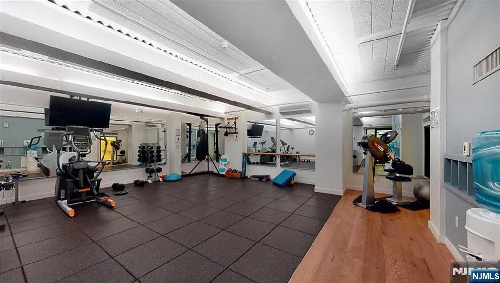 250 Gorge Road, Unit 9I Cliffside Park, NJ 07010 - Photo 22 of 28 Gallery Image 22