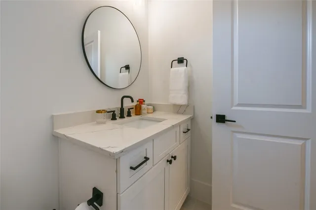 $4,990 | 5233 Darling Street, Houston, TX 77007