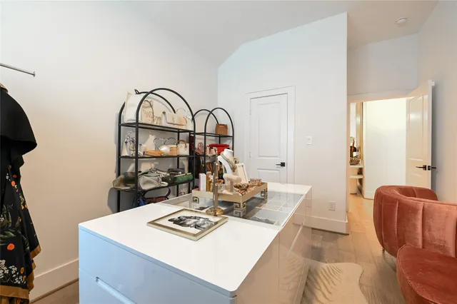 $4,990 | 5233 Darling Street, Houston, TX 77007