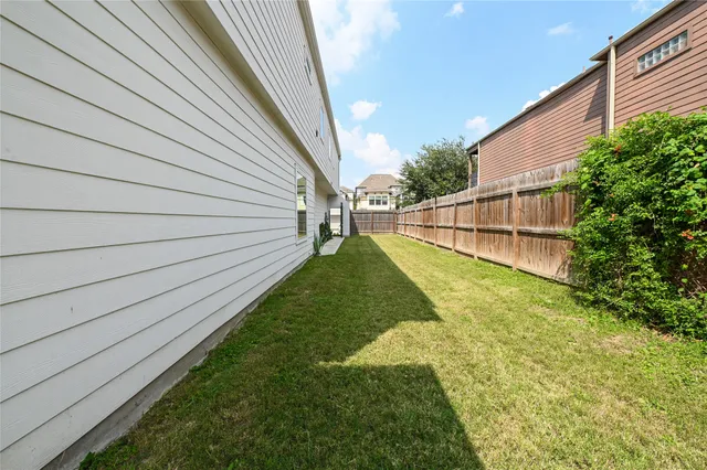 $4,990 | 5233 Darling Street, Houston, TX 77007