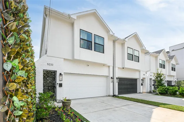 $4,990 | 5233 Darling Street, Houston, TX 77007